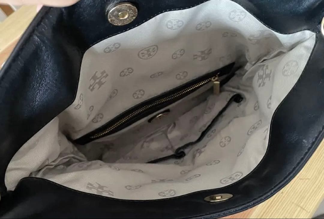 トリーバーチ　レザークラッチバッグ