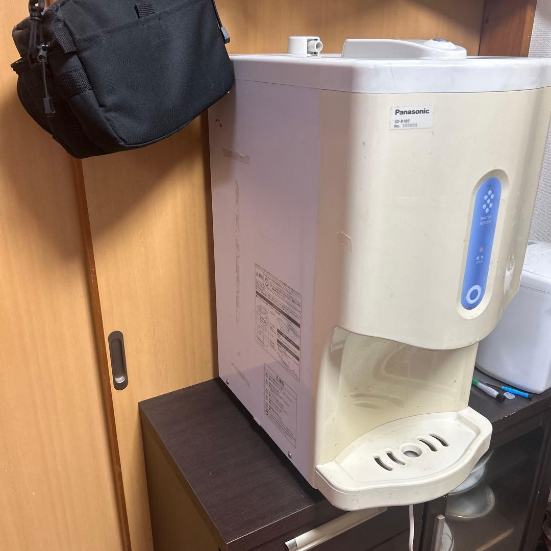 冷水機、給水器