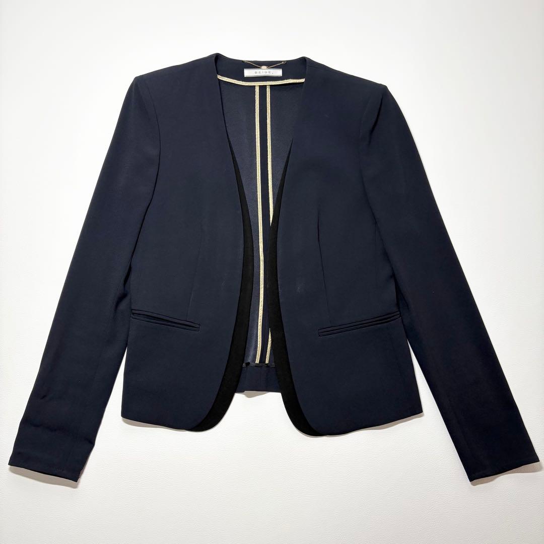 Beige, ベイジ CINDY ノーカラージャケット 近年 ネイビー サイズ2