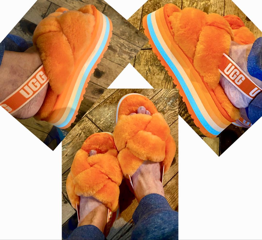 入手困難・激レア✨展示品✨25素足✨UGG✨DISCO KNOT SLIDE