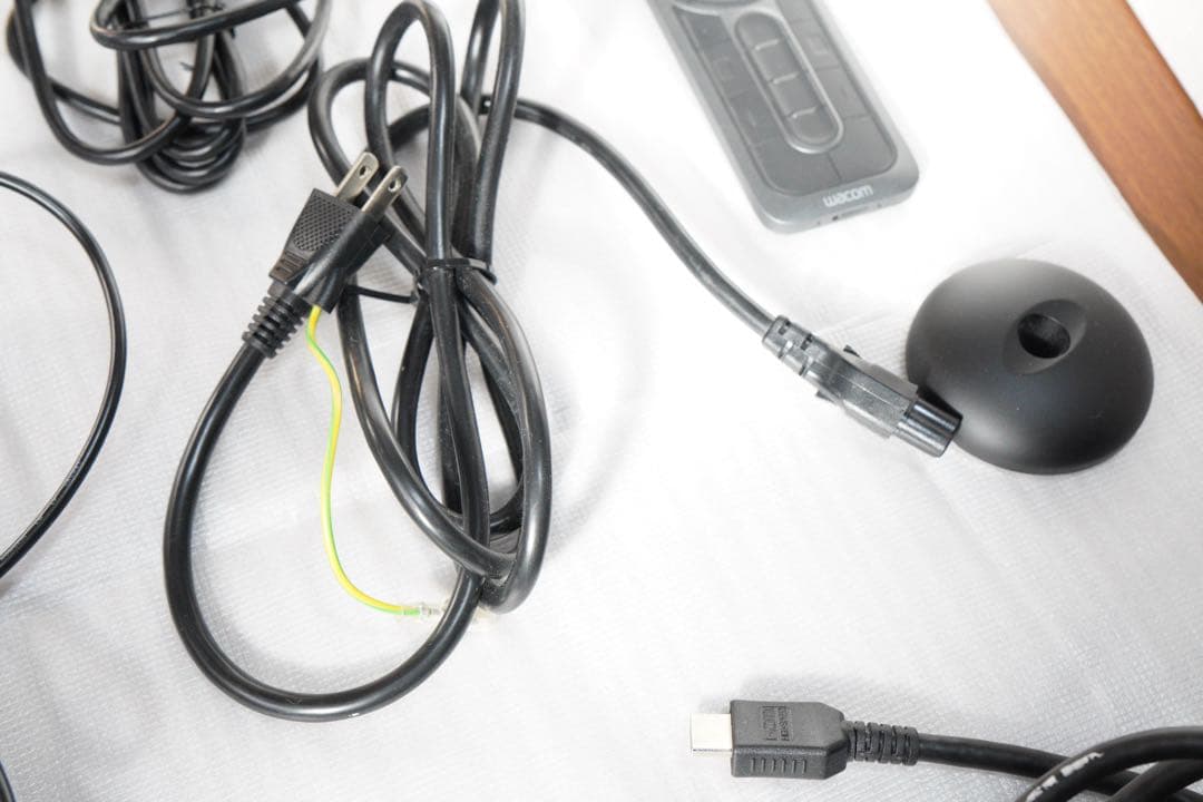 Wacom Cintiq Pro 24 TDTH-2420/K0 本体