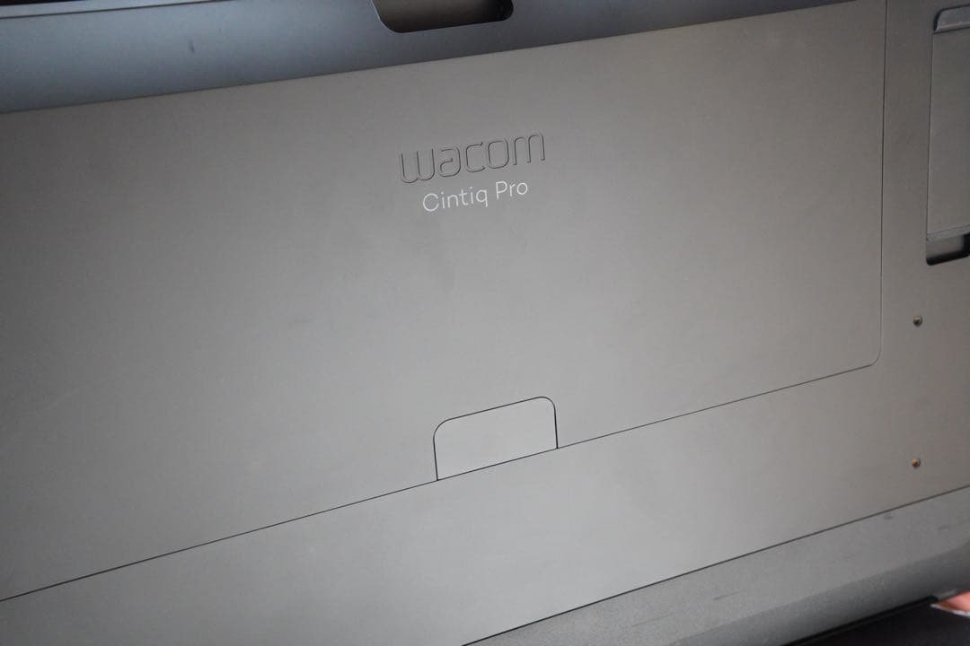 Wacom Cintiq Pro 24 TDTH-2420/K0 本体