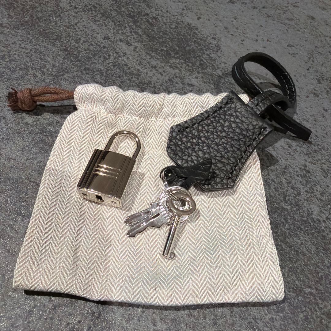 本革　レザー　キューブバッグ PM ブラック×シルバー