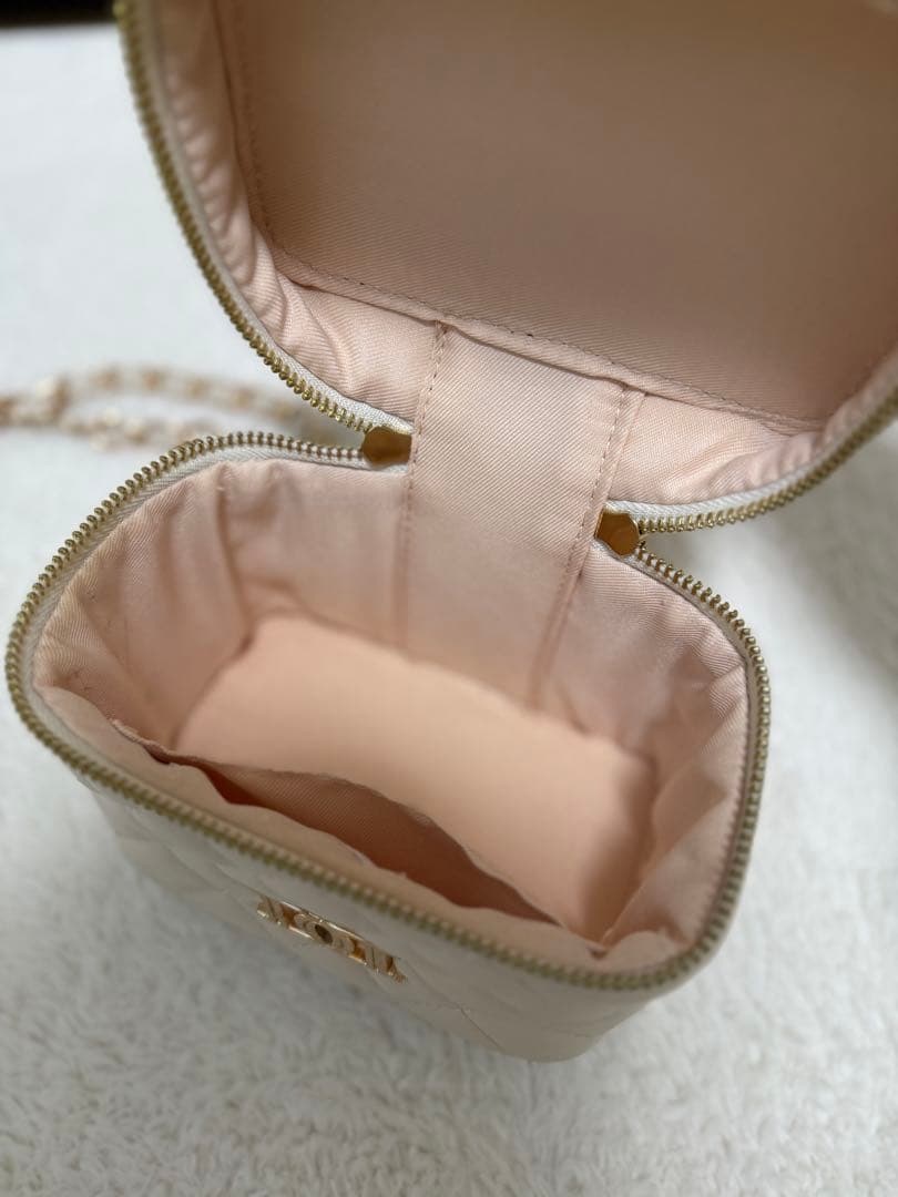 Darich ダーリッチ キルティングスクエアミニバッグ アイボリー