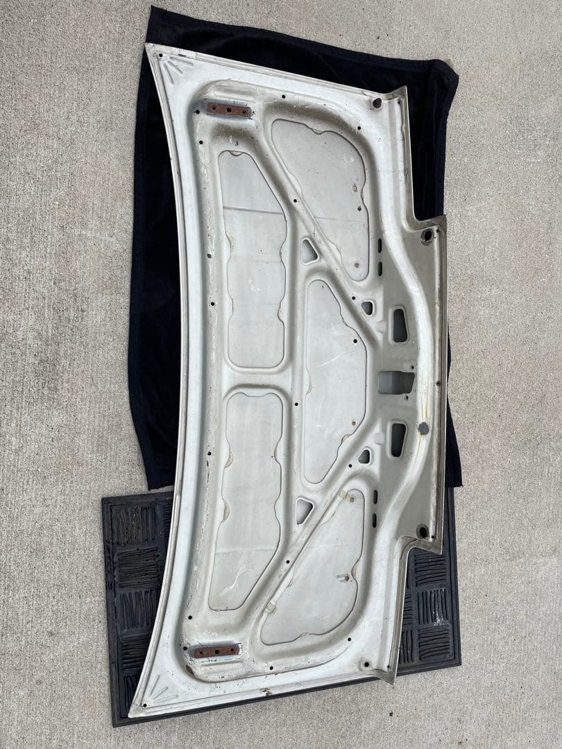 トヨタ純正 AE86 レビンリア トランク