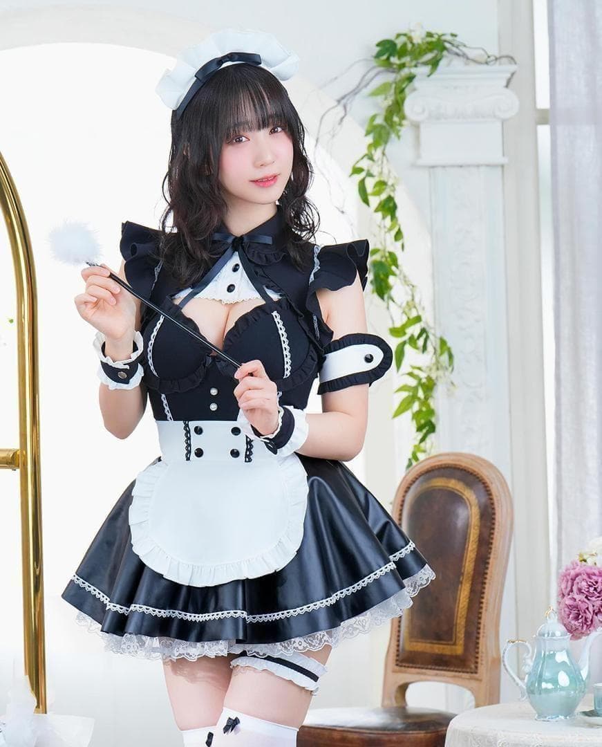 新品タグ付き　マリームーン ロココノワールレザーメイド　スカートタイプ