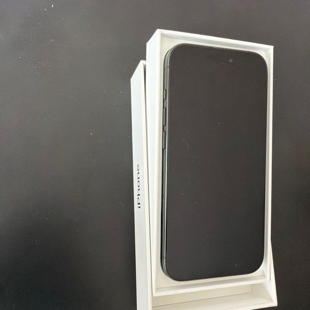 Apple iPhone 15 Pro 128gb本体 ブラックチタニウム