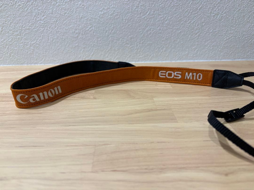 【限定値引き】Canon EOS M10ダブルレンズキット SDカード64G付き