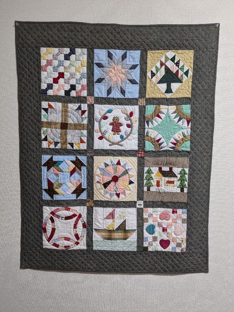 パッチワーク　サンプラーキルト　タペストリー☆