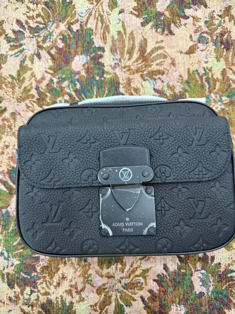 m58489 黒のショルダー、24時間以内発送