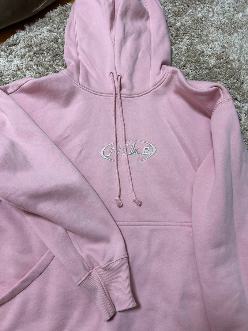 NIKE ピンクパーカー　ウィメンズ／メンズ