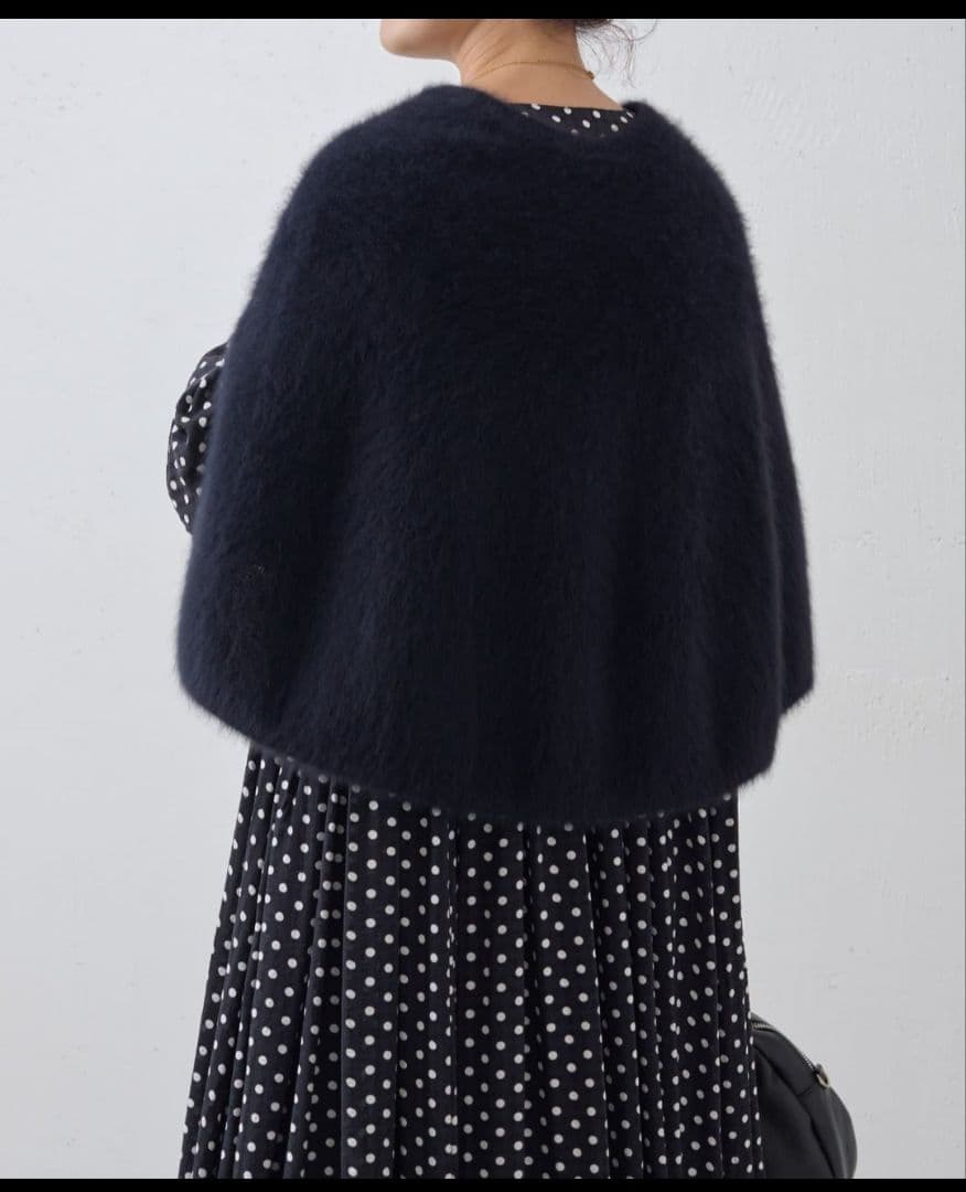 BEARDSLEYファーニットポンチョBLACK