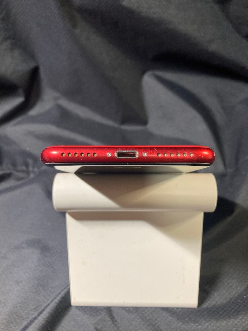 Apple iPhone SE2 レッド 128 GB 背面割れ