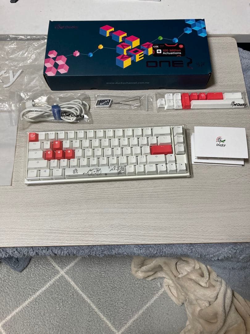 Ducky One2 SF RGB 65% PureWhite 茶軸