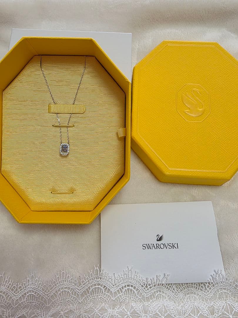 Swarovski ペンダントネックレス