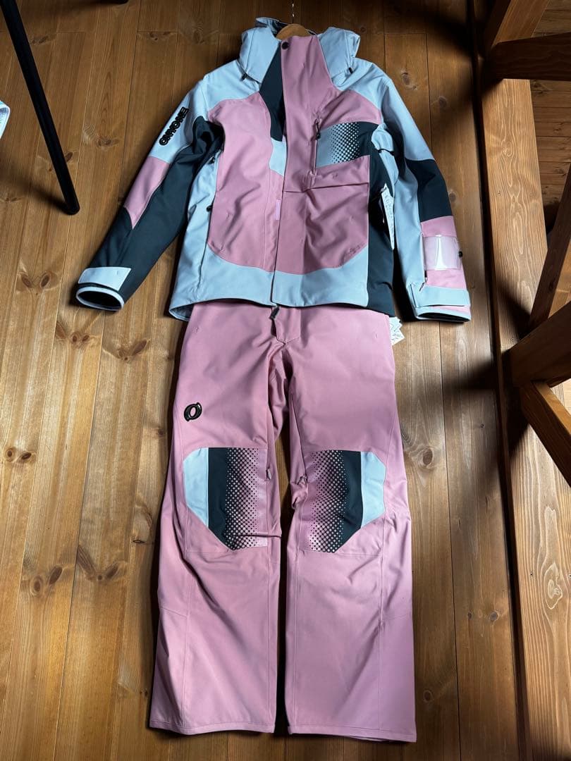 【新品未使用】 オンヨネ スキーウェア 25/26モデル 上下セット Mサイズ