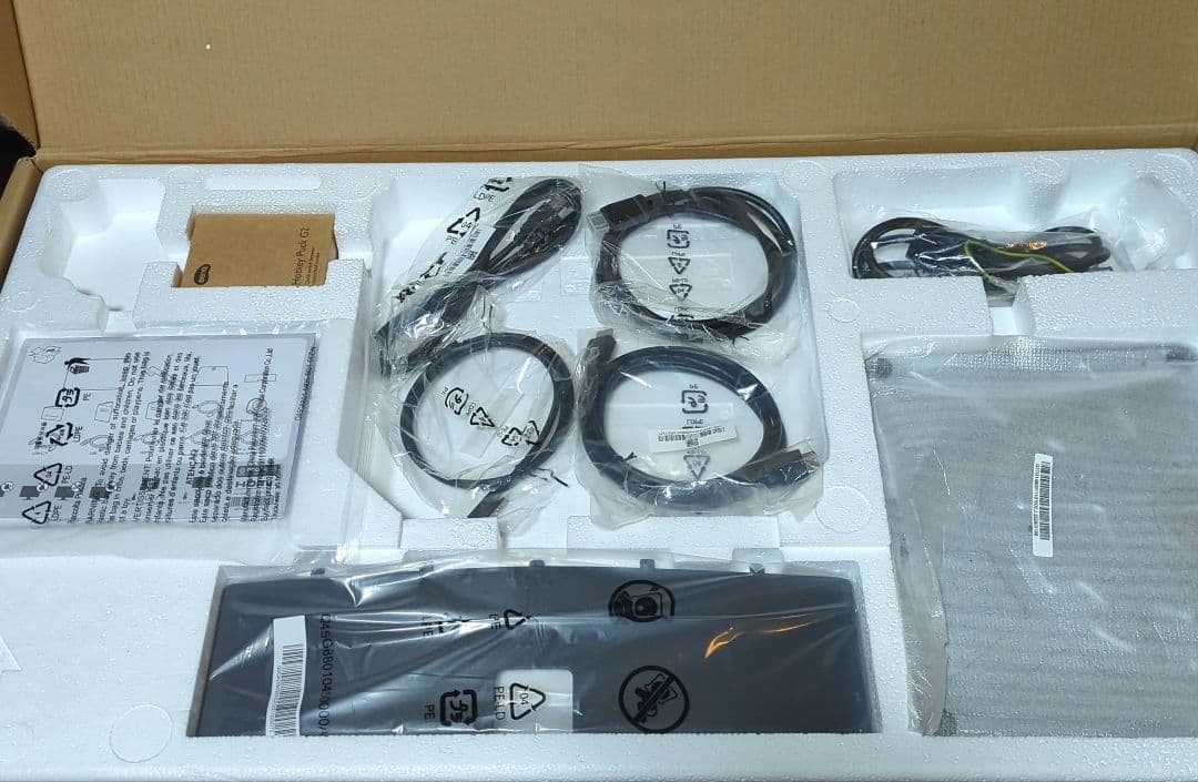 BenQ PD3205U 31.5インチ 4Kモニター