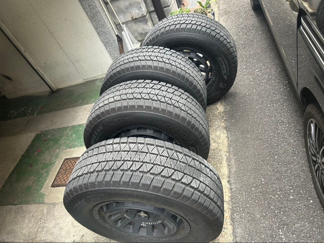 スタッドレスホイールセット17インチブリヂストンBLIZZAK265/65R17