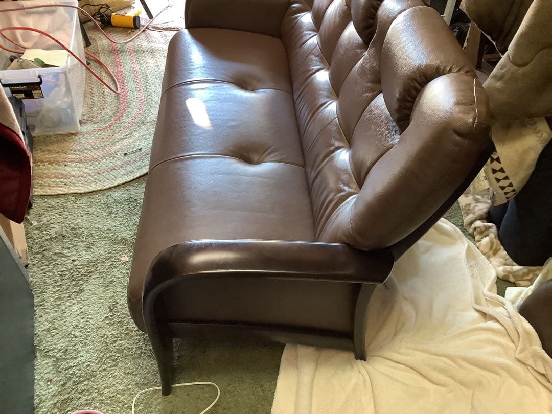 ①カリモク家具 3人掛けソファ｜ハイバック