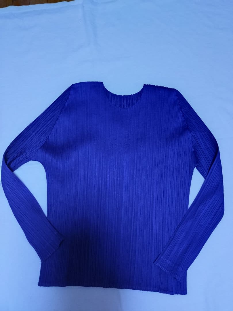 イッセイミヤケ　プリーツプリーズ 紫色 長袖カットソー