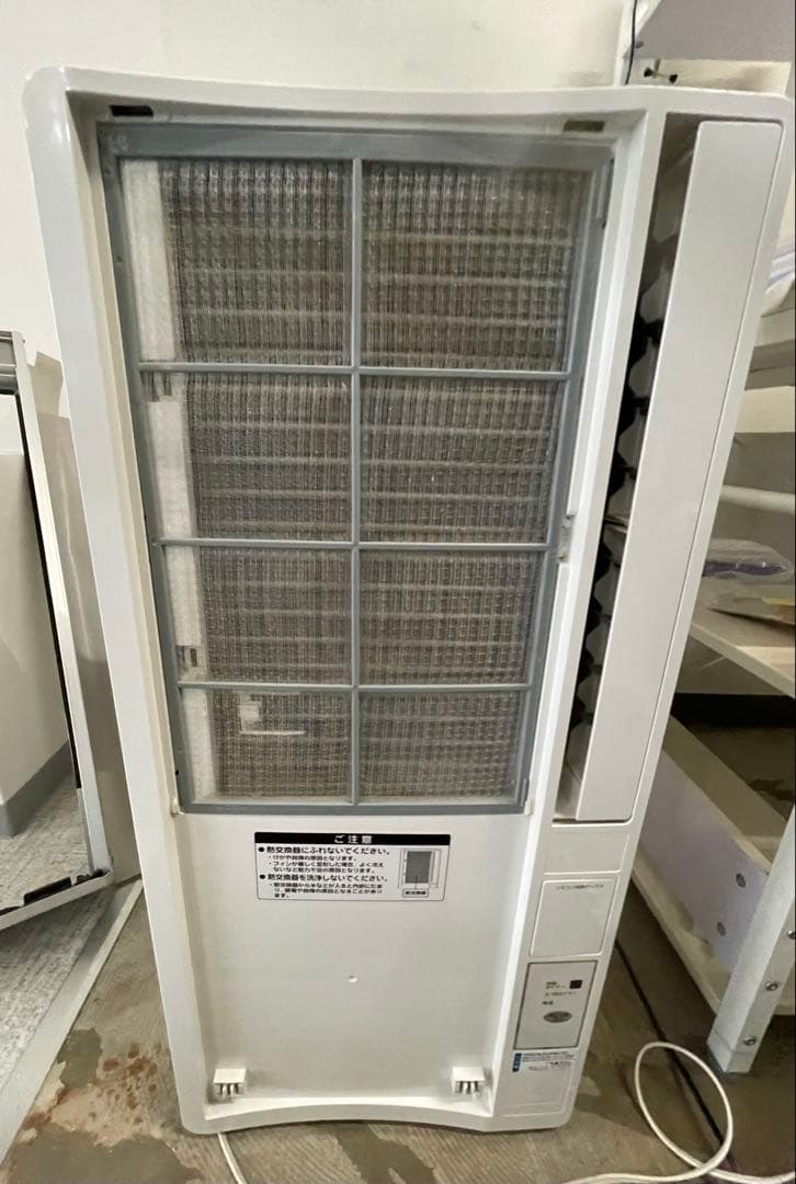 P*V様 KOIZUMI 窓用エアコン KAW-1692 2019年製