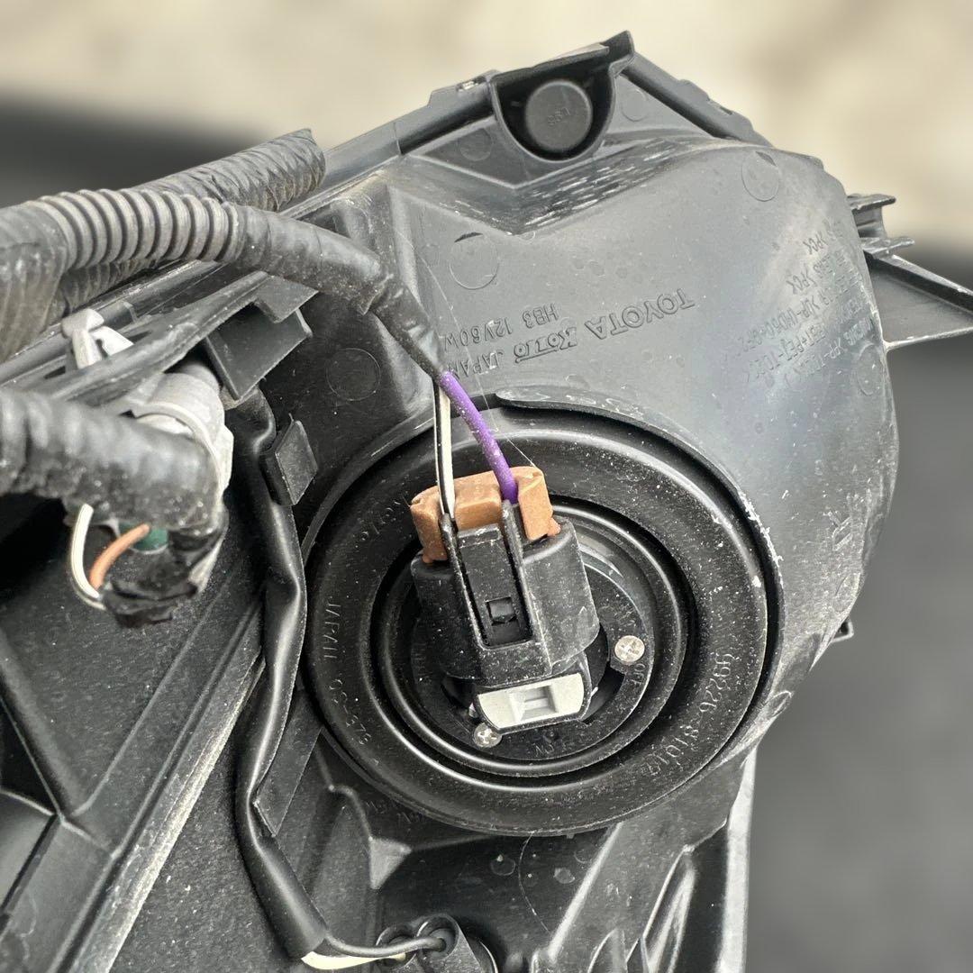 トヨタ プリウス 30系 ヘッドライト左右 KOITO 47-29