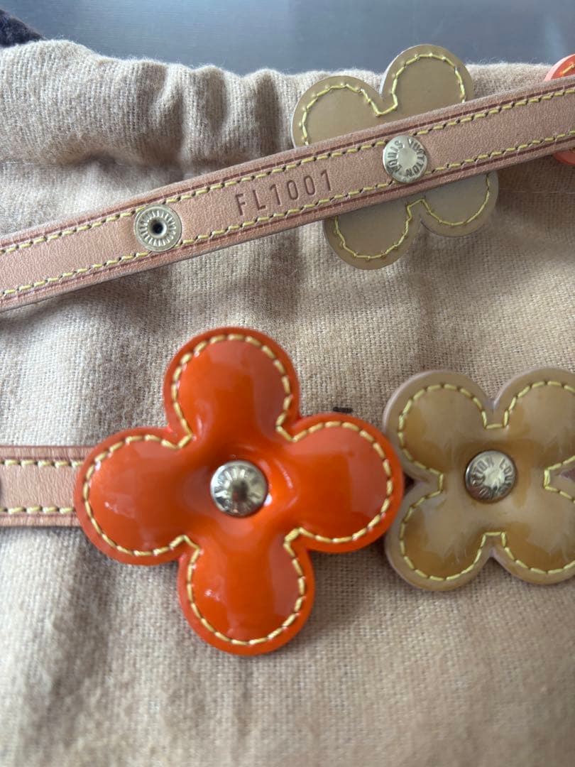 Louis Vuitton フラワーモチーフ ベルト