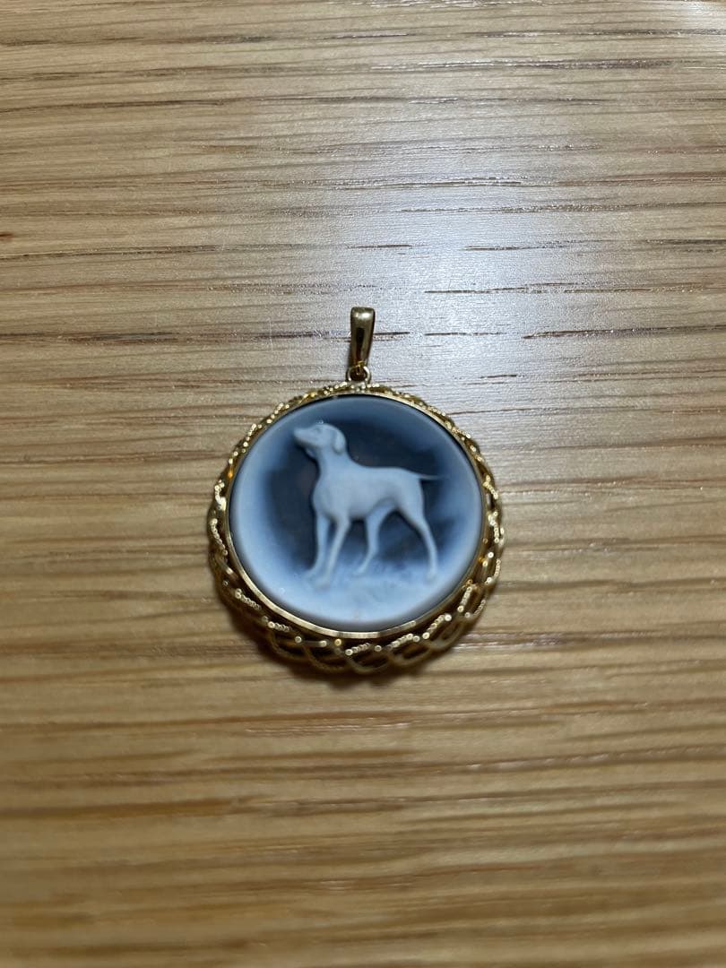 カメオペンダントトップ　犬モチーフ　 K18刻印