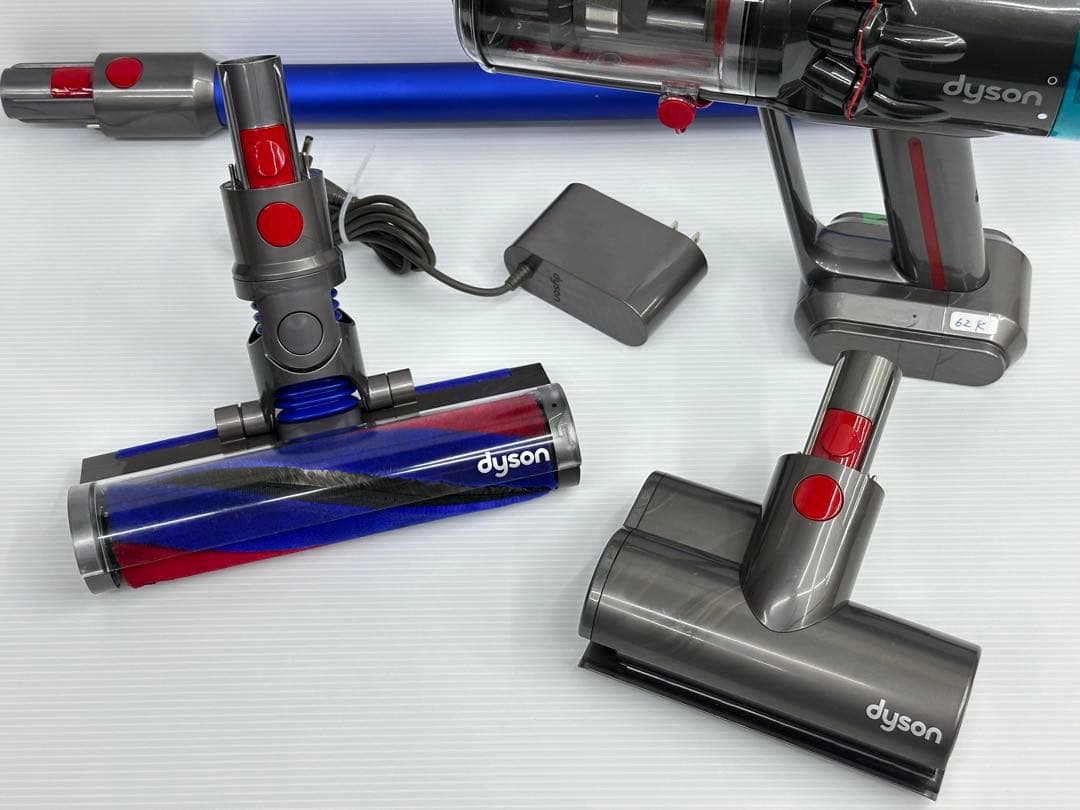 2024年製　ダイソン　掃除機　SV21 本体　ヘッド　パイプ　充電器　セット