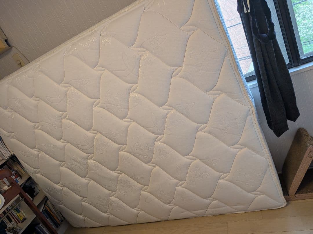 FRANCEBEDクインサイズマットレスのみです。フレームはなしです。