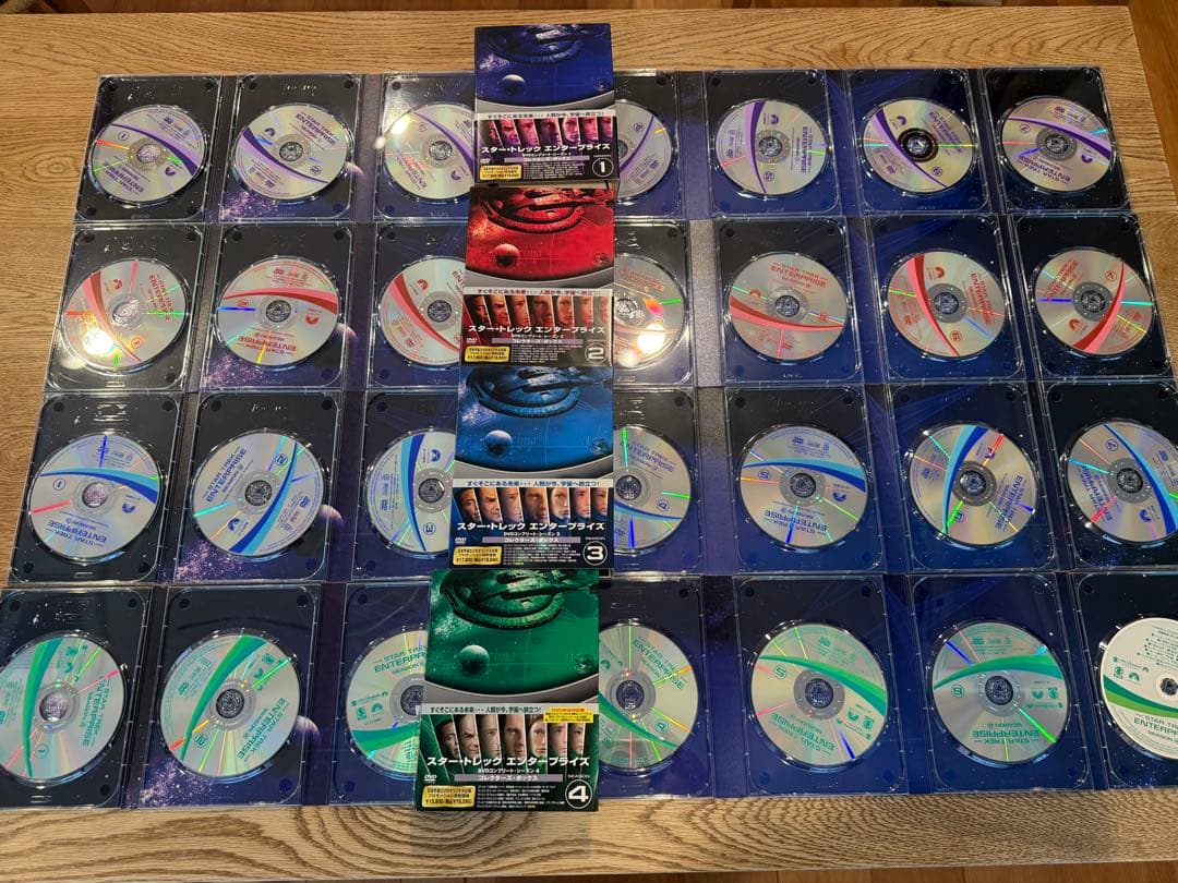 美品スタートレック エンタープライズ DVDコレクターズボックス 全4巻セット