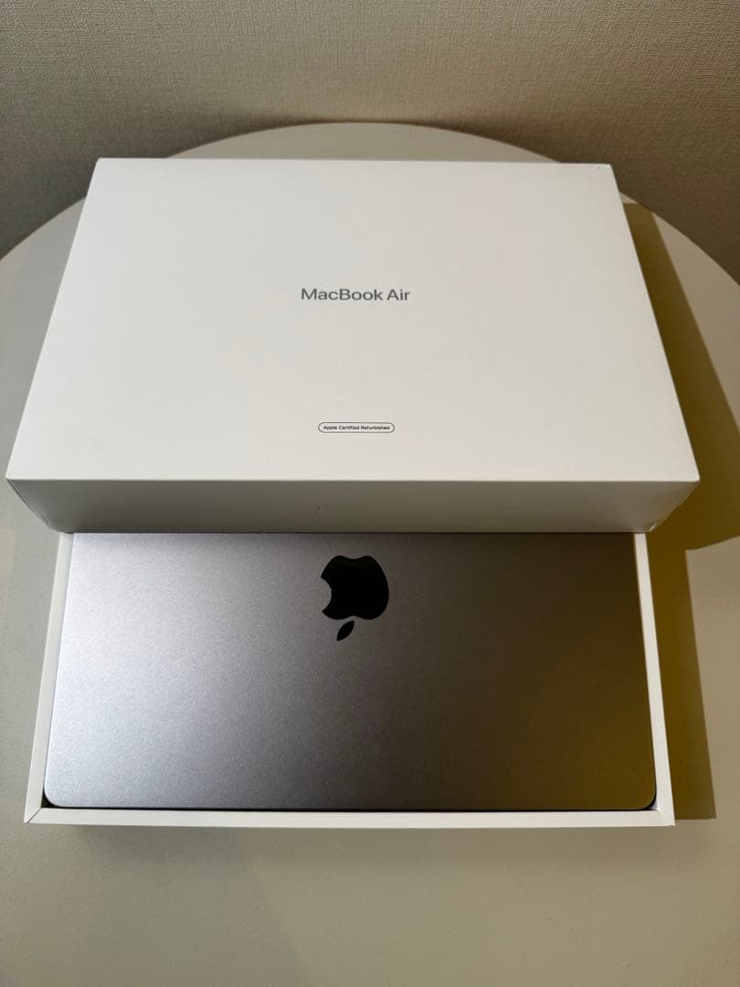 13インチ　M2 MacBook Air スペースグレイ