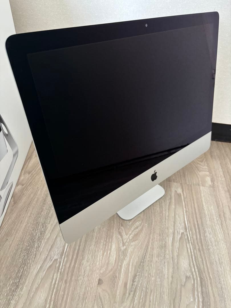 iMac Retina 4K 21.5インチ Late 2015