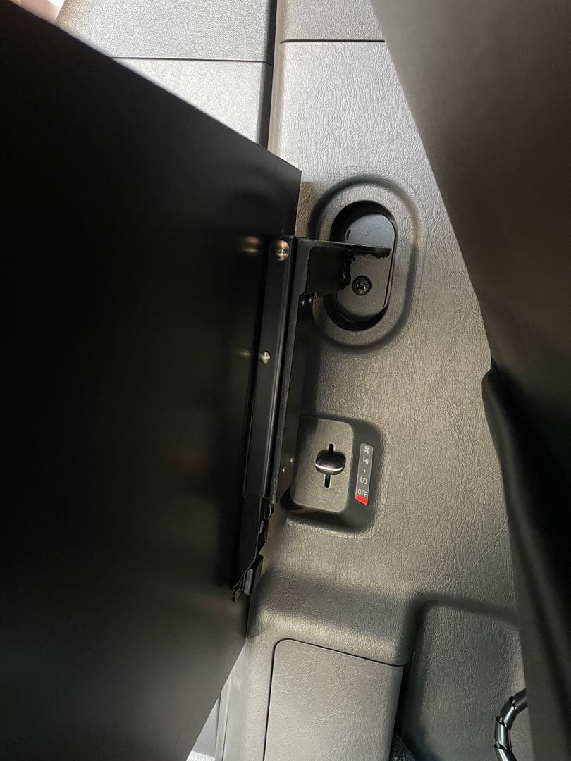 えむひめさん予約　ハイエース　折り畳み　セカンドテーブル　金具のみ