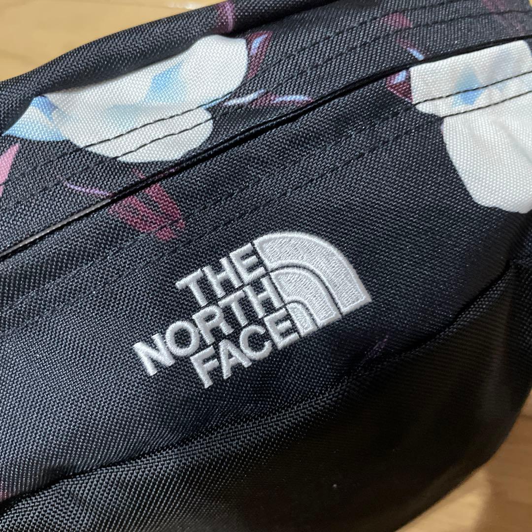 新品タグ付き・THENORTHFACE・ボディバッグ・花柄