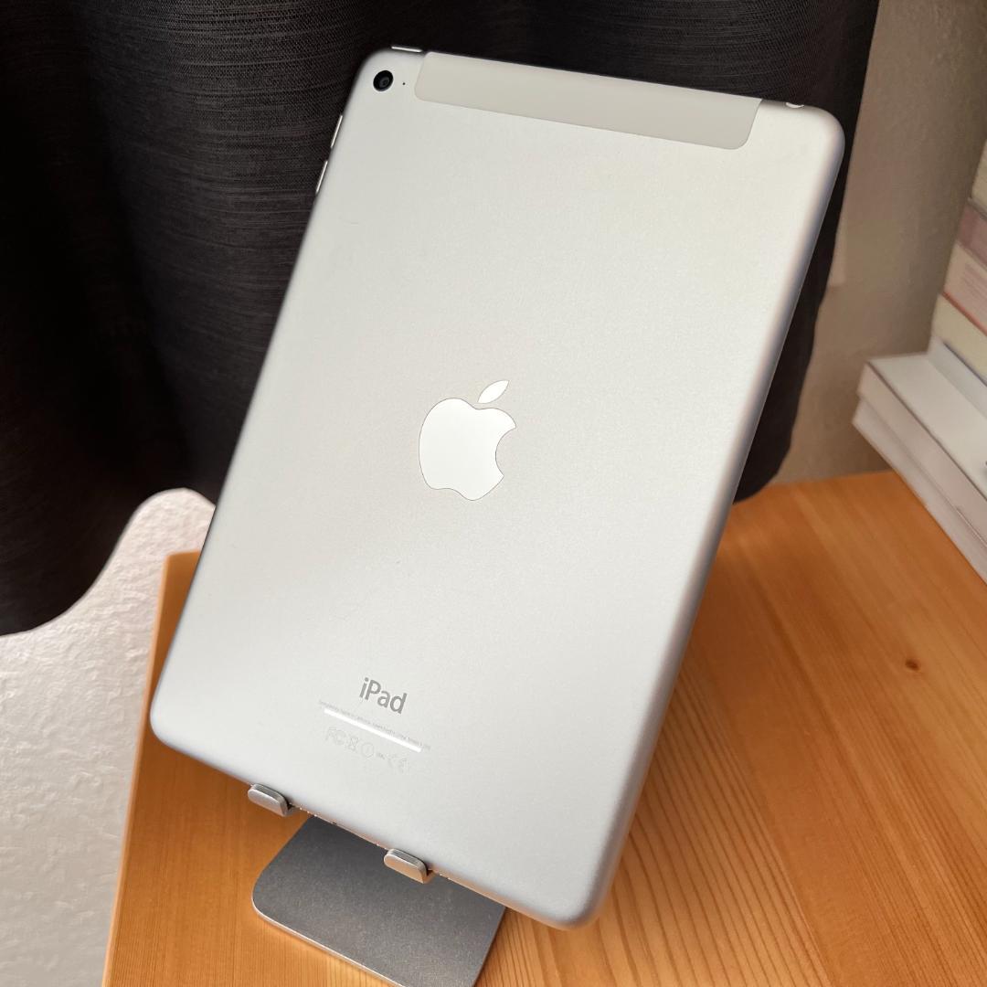 iPad mini 4 32GB A1550 docomo シルバー