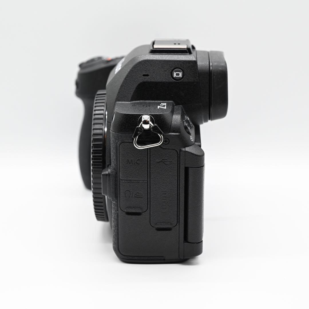 ※今月末までの出品【シャッター1633枚】極美品 Nikon Z5II ボディ