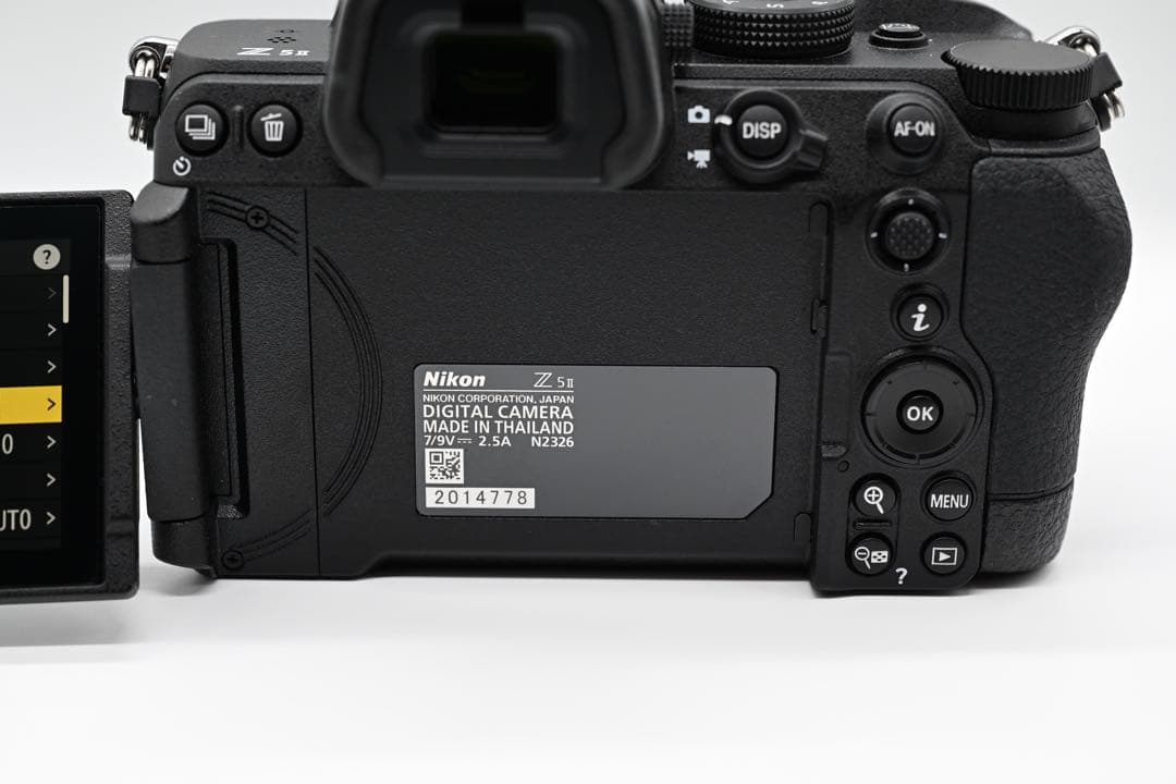 ※今月末までの出品【シャッター1633枚】極美品 Nikon Z5II ボディ