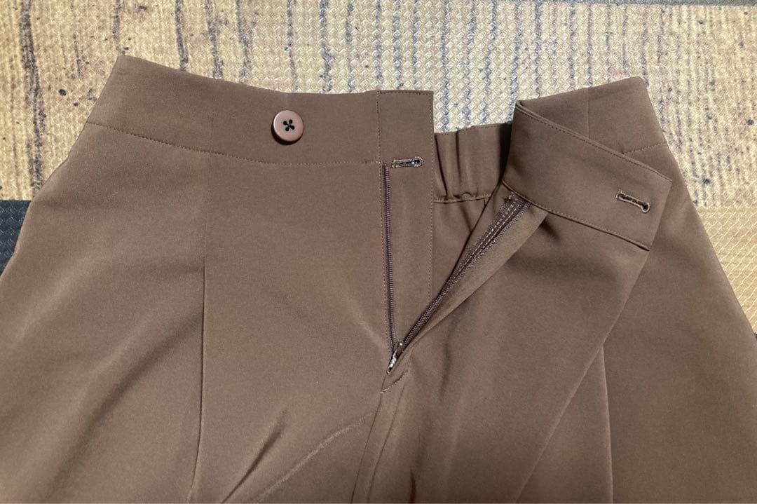 新品同　イッセイミヤケ　パンツ　長ズボン　ブラウン　S-M