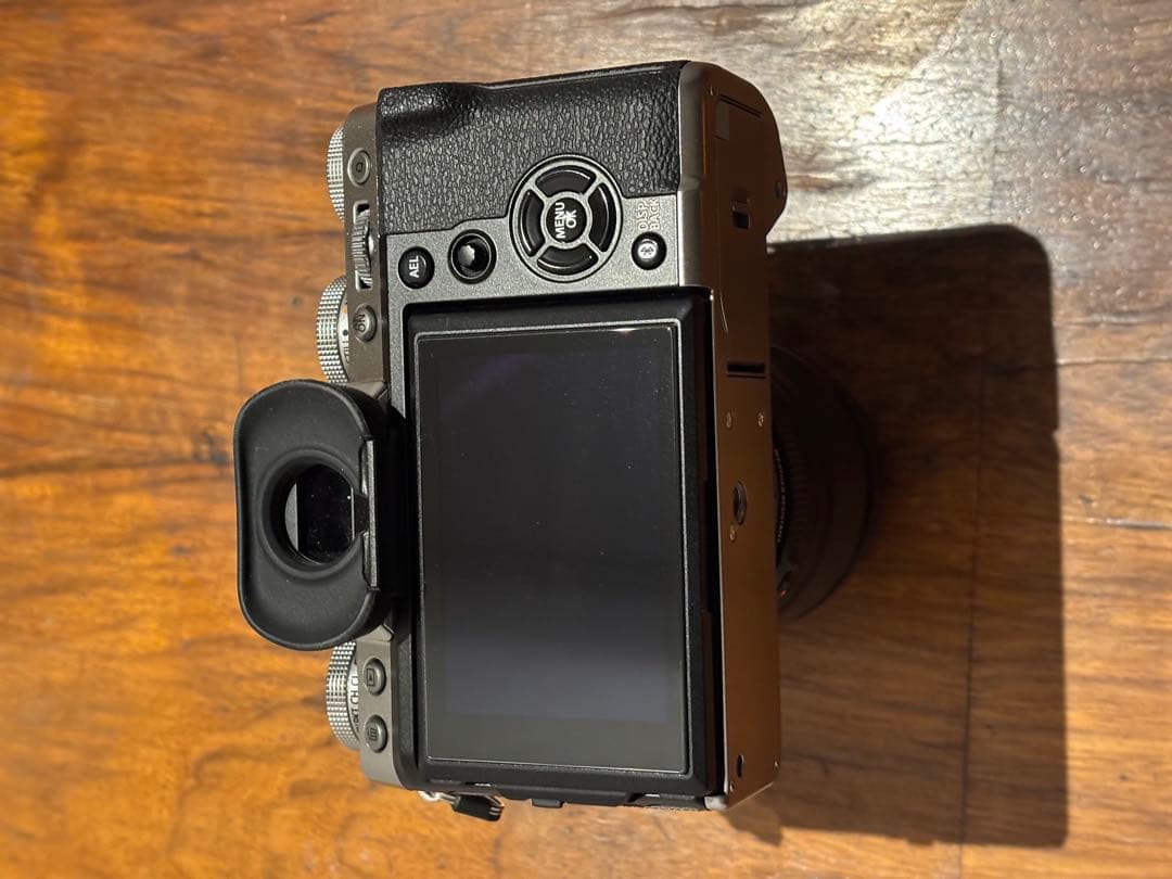 FUJIFILM X-T5 シルバー　ボディ　シャッター回数880回