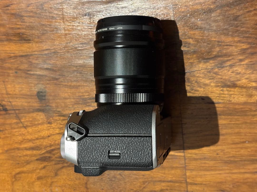 FUJIFILM X-T5 シルバー　ボディ　シャッター回数880回