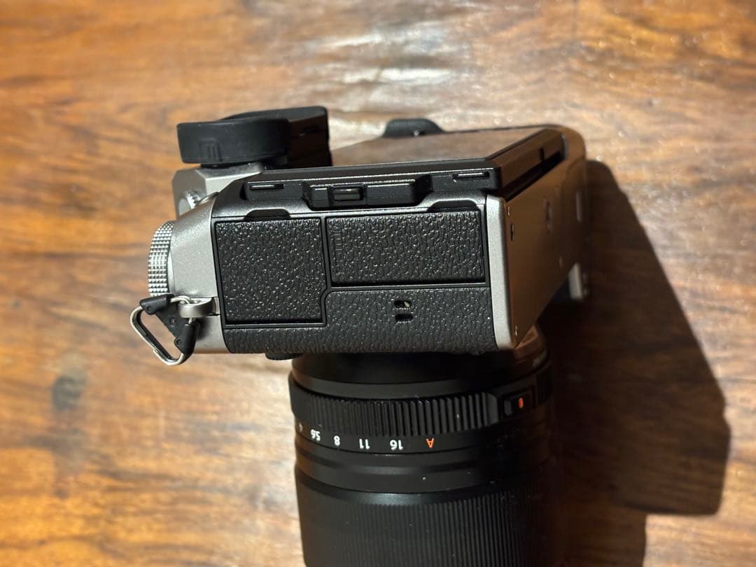 FUJIFILM X-T5 シルバー　ボディ　シャッター回数880回