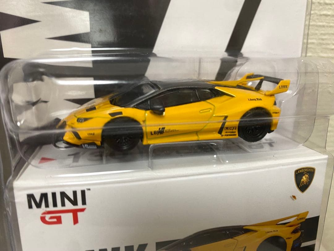 MINI GT LBWK 129&130 ウラカン２台セット