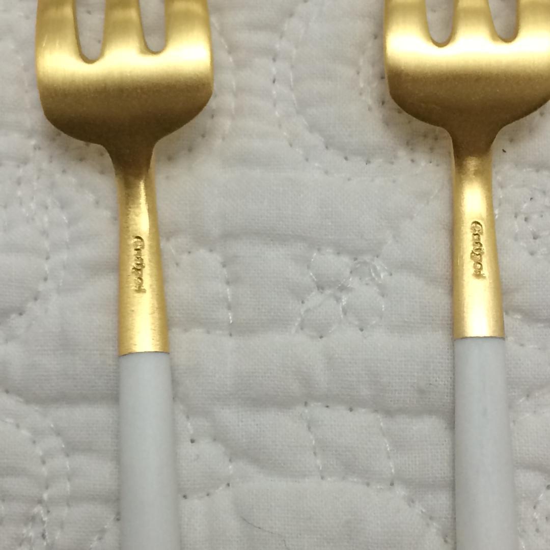 ri-ka　リピーター様価格　GOAホワイト＆ゴールド　ケーキフォーク×４