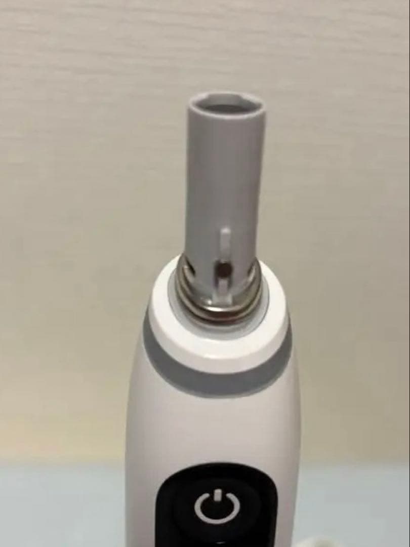 iOシリーズ8 ホワイト [オーラルB /回転式 /AC100V-240V]