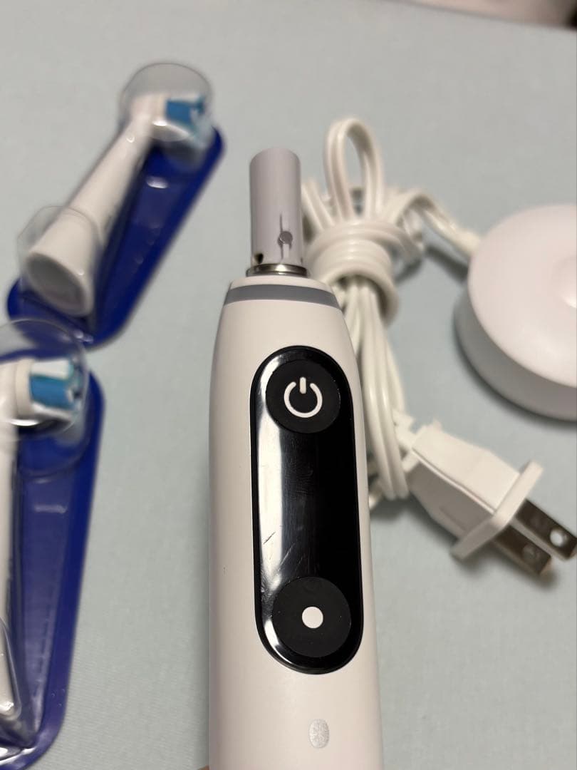 iOシリーズ8 ホワイト [オーラルB /回転式 /AC100V-240V]