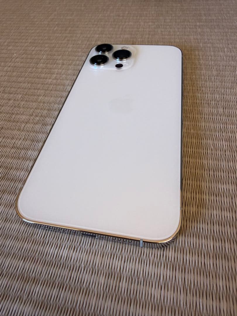 Apple iPhone 13 Pro max 本体 美品　256G シルバー