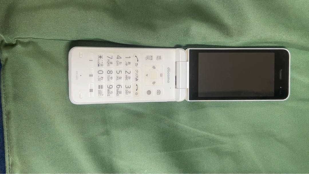 DOCOMO DIGNO KY-42C 折りたたみ式携帯電話 ホワイト