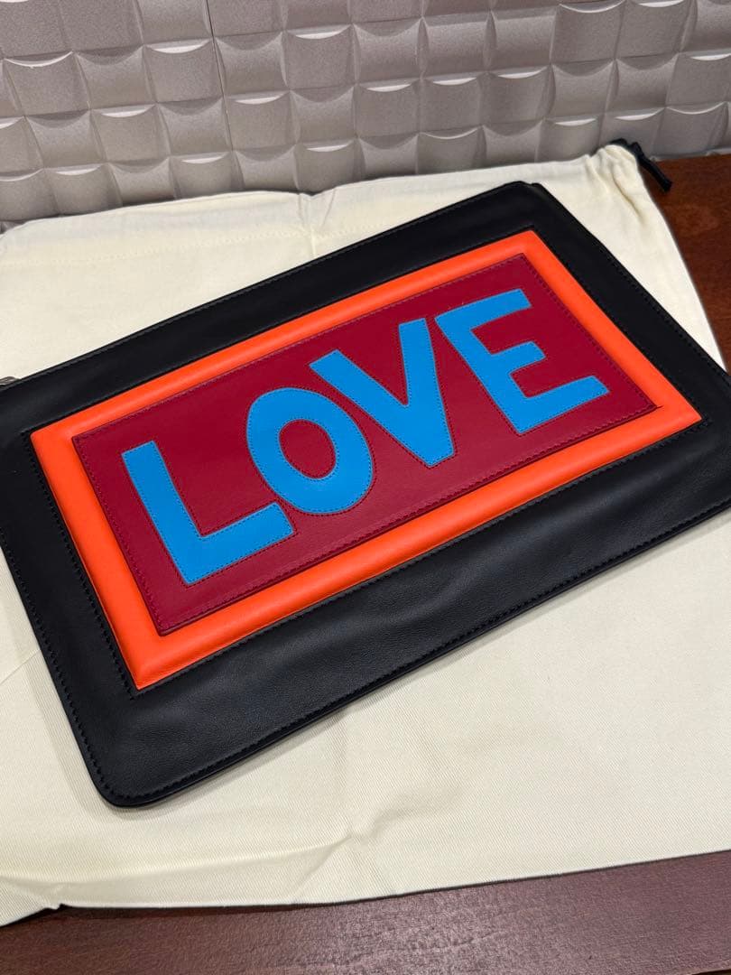 フェンディ ボキャブラリー LOVE ポーチ 小物入れ クラッチバッグ レザー