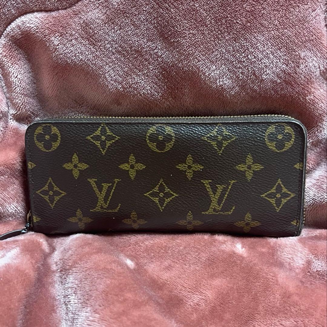 LOUIS VUITTON ジッピー・ウォレット